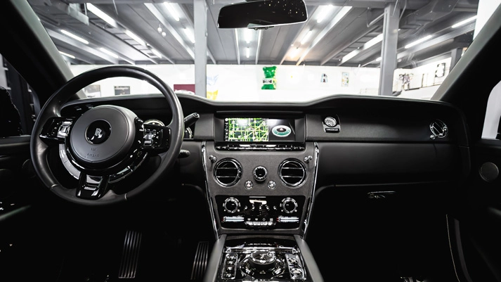 black-rolls-royce-cullinan-widebody-rental-dashboard-view-mph-club-2